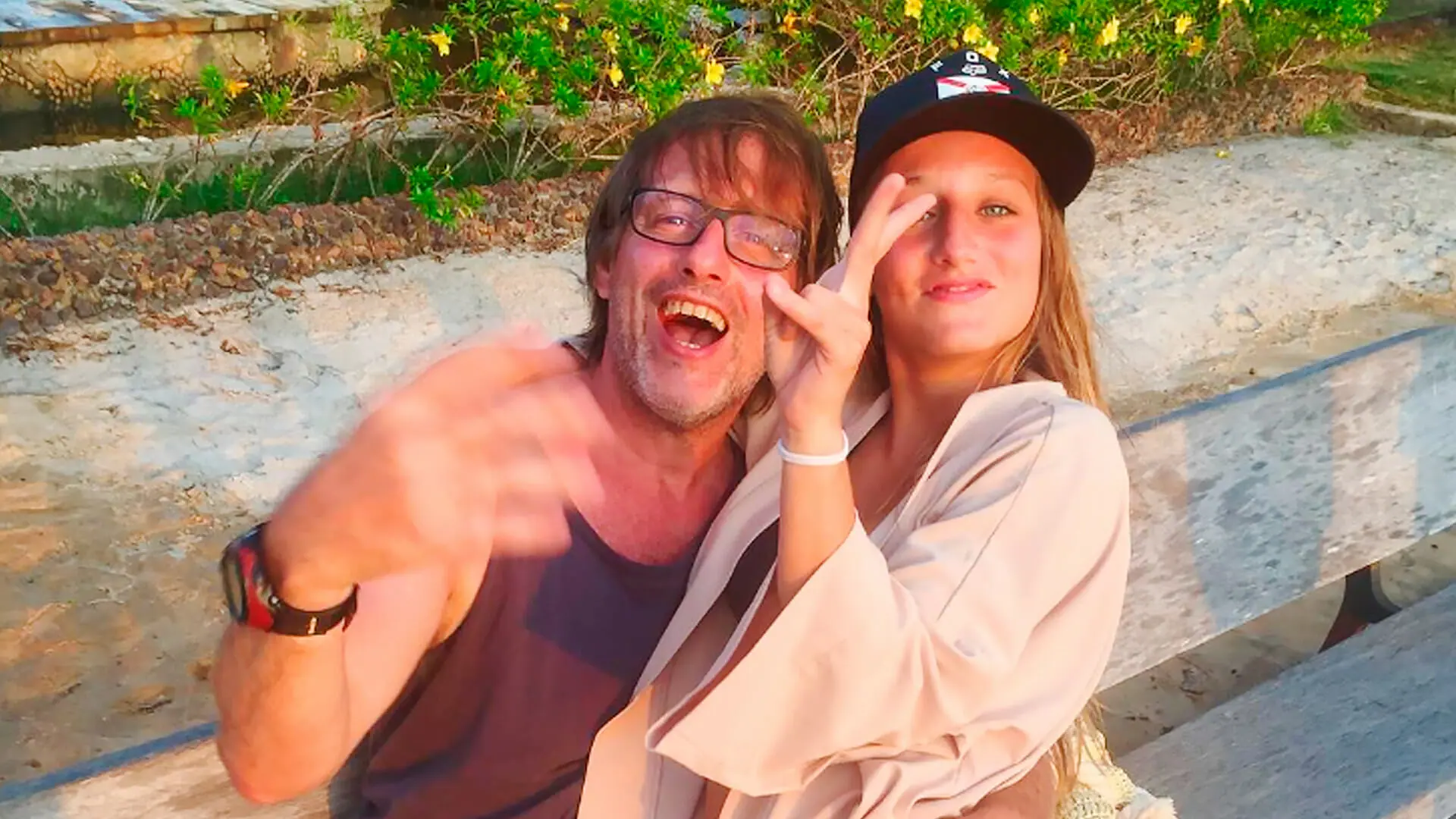 A atriz Bruna Griphao, do BBB 23, e seu pai, Kakau Barra