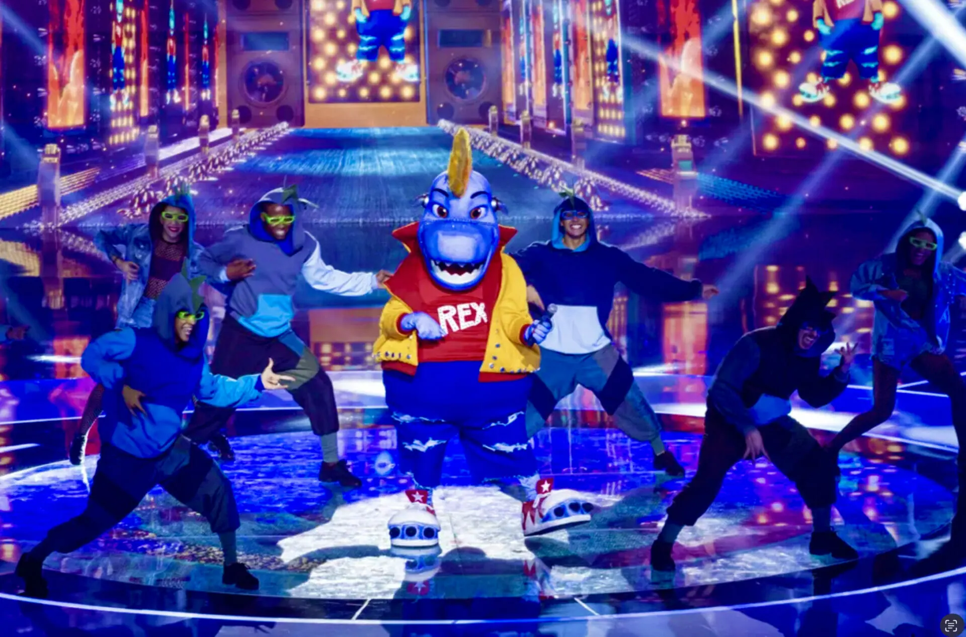 Dinossauro nos bastidores do The Masked Singer Brasil