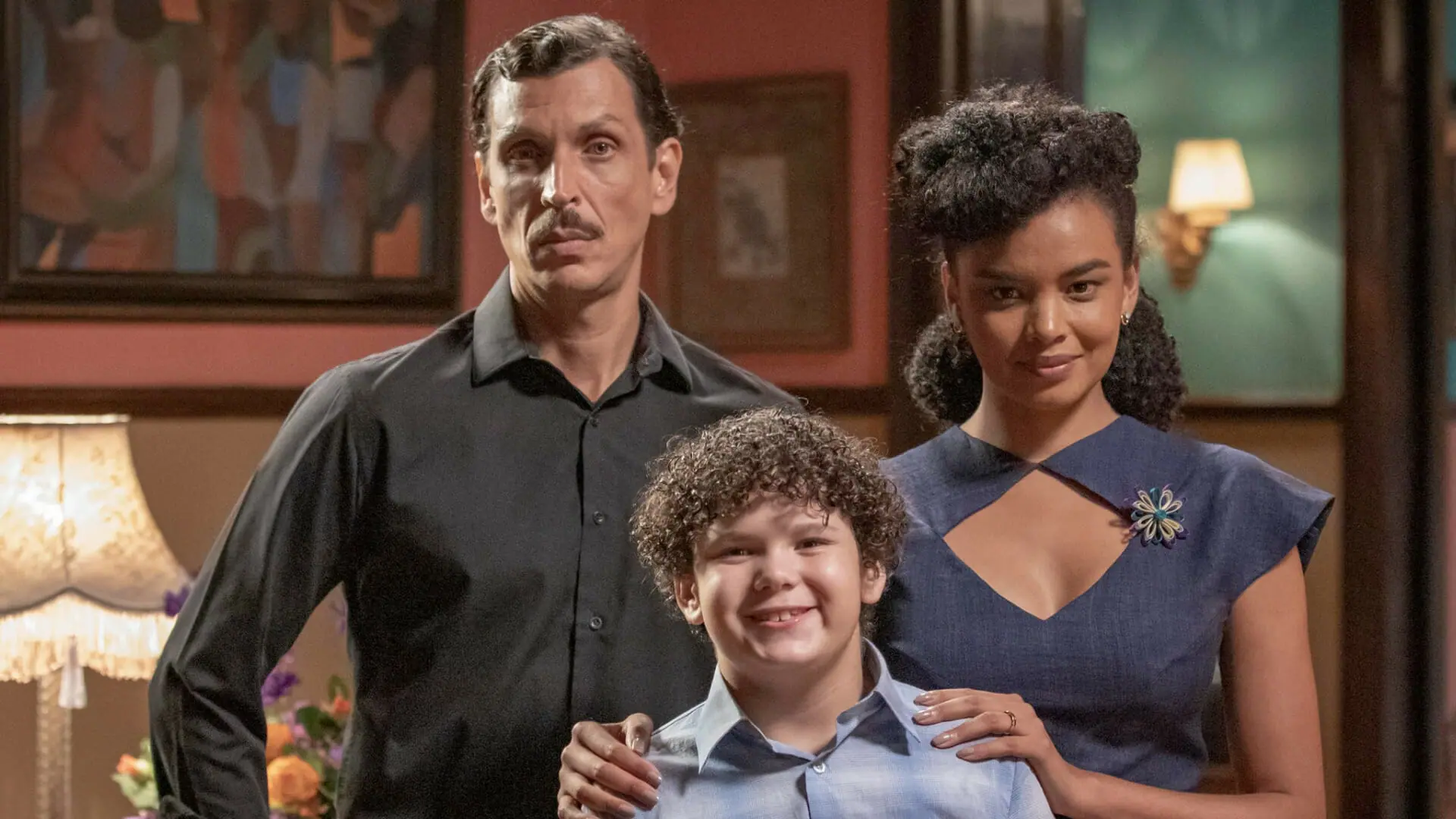 Ciro (Beto Militani), Lívia (Lucy Ramos) e Tobias (Davi Queiroz)