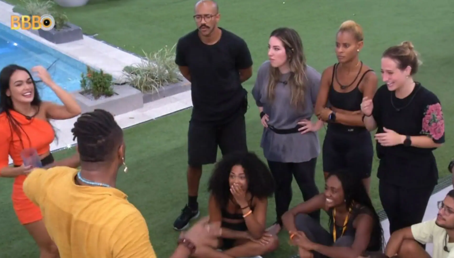 Fred Nicácio e Larissa contando o que sabem no BBB 23(Reprodução: Globoplay)