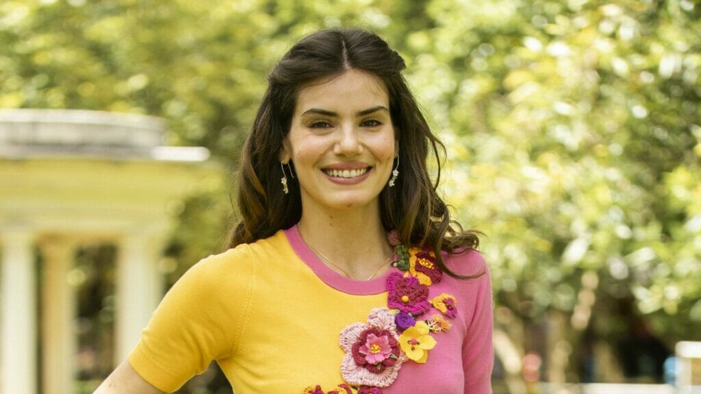 Marê (Camila Queiroz) em Amor Perfeito