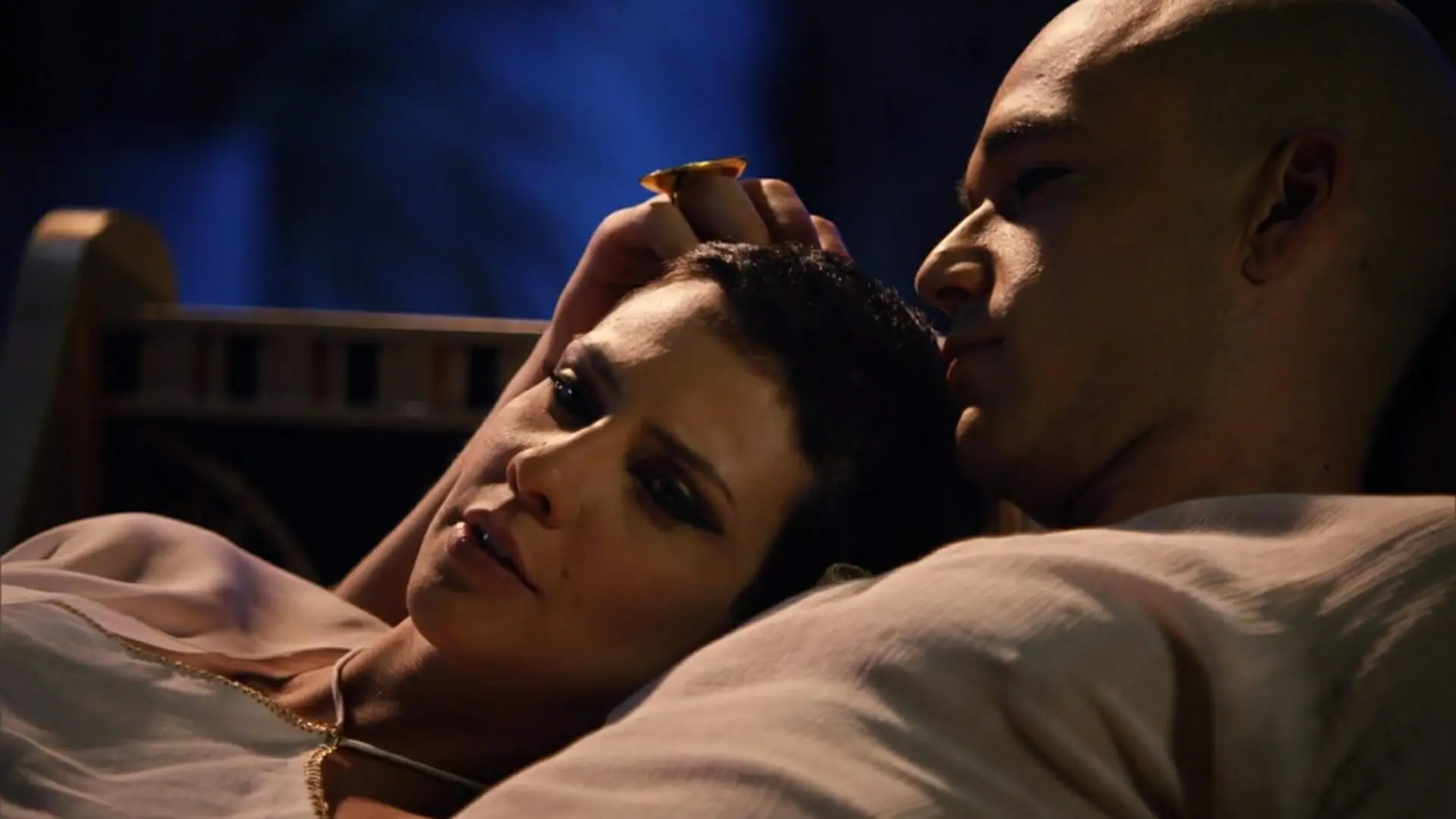 Nefertari (Camila Rodrigues) e Ramsés (Sergio Marone) de Os Dez Mandamentos