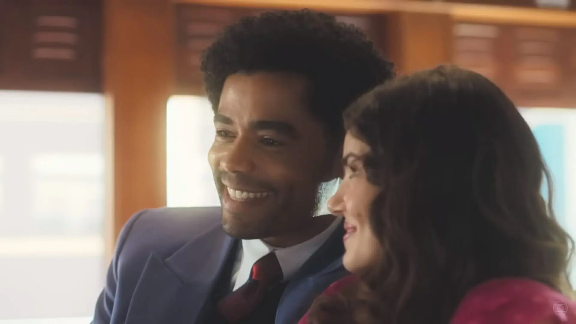Orlando (Diogo Almeida) e Marê (Camila Queiroz) de Amor Perfeito