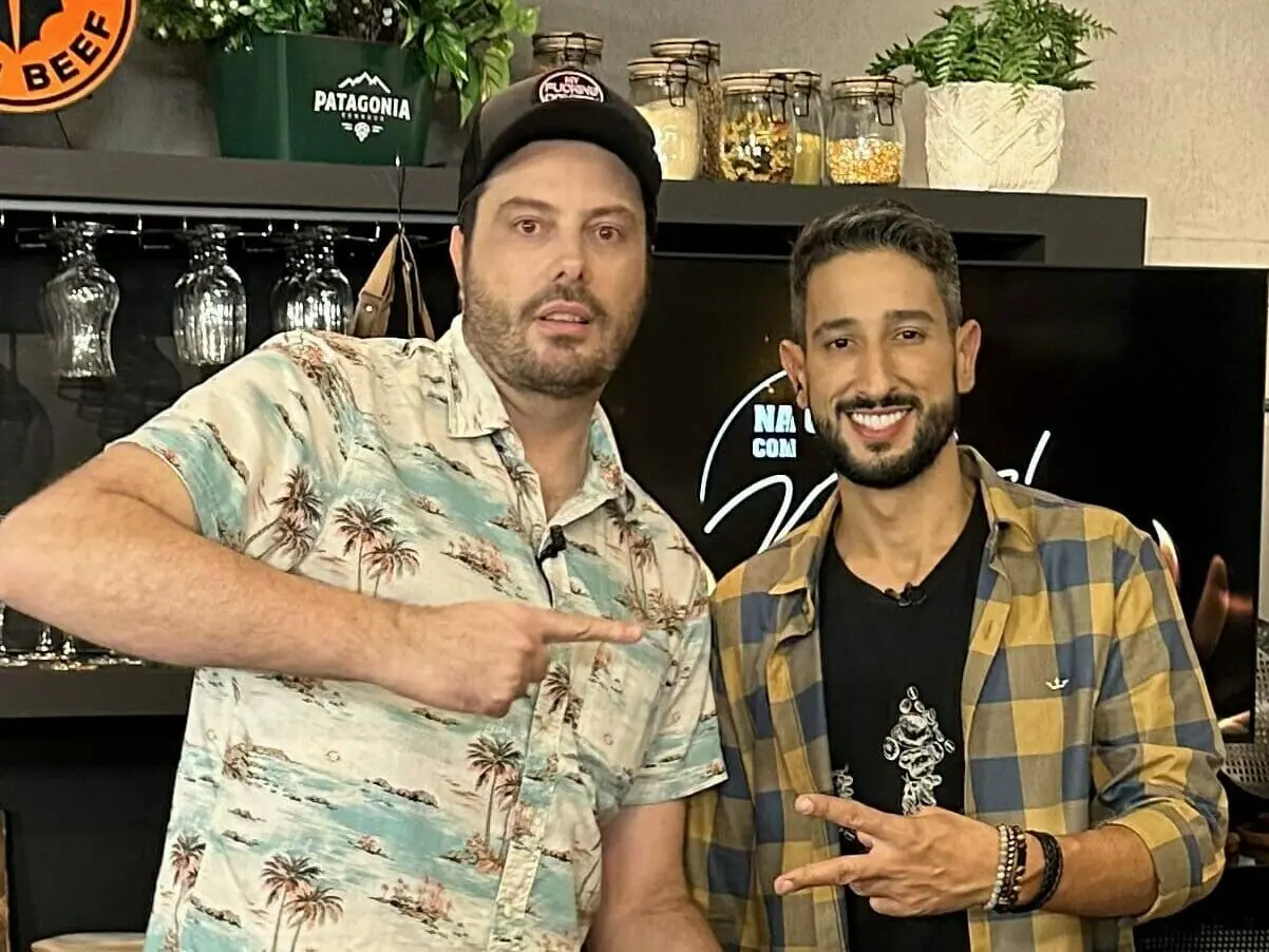 Domingos Neto recebe Danilo Gentili em seu programa Na Grelha com Netão