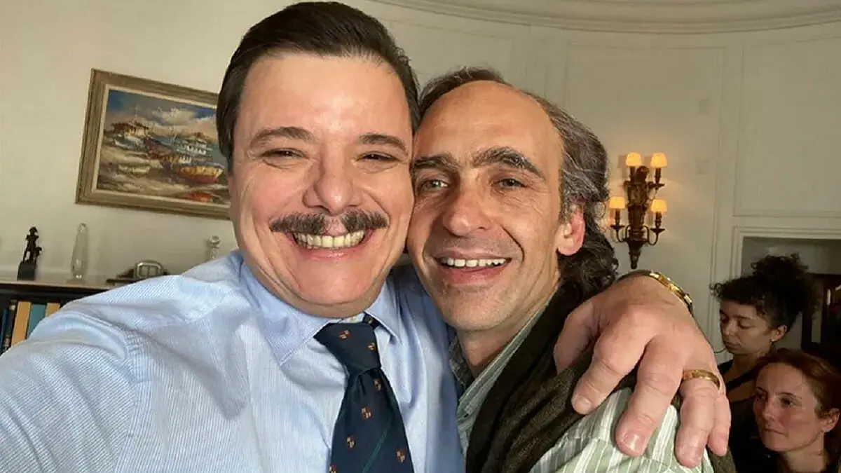 Thelmo Fernandes e Julio Andrade nos bastidores da série Betinho