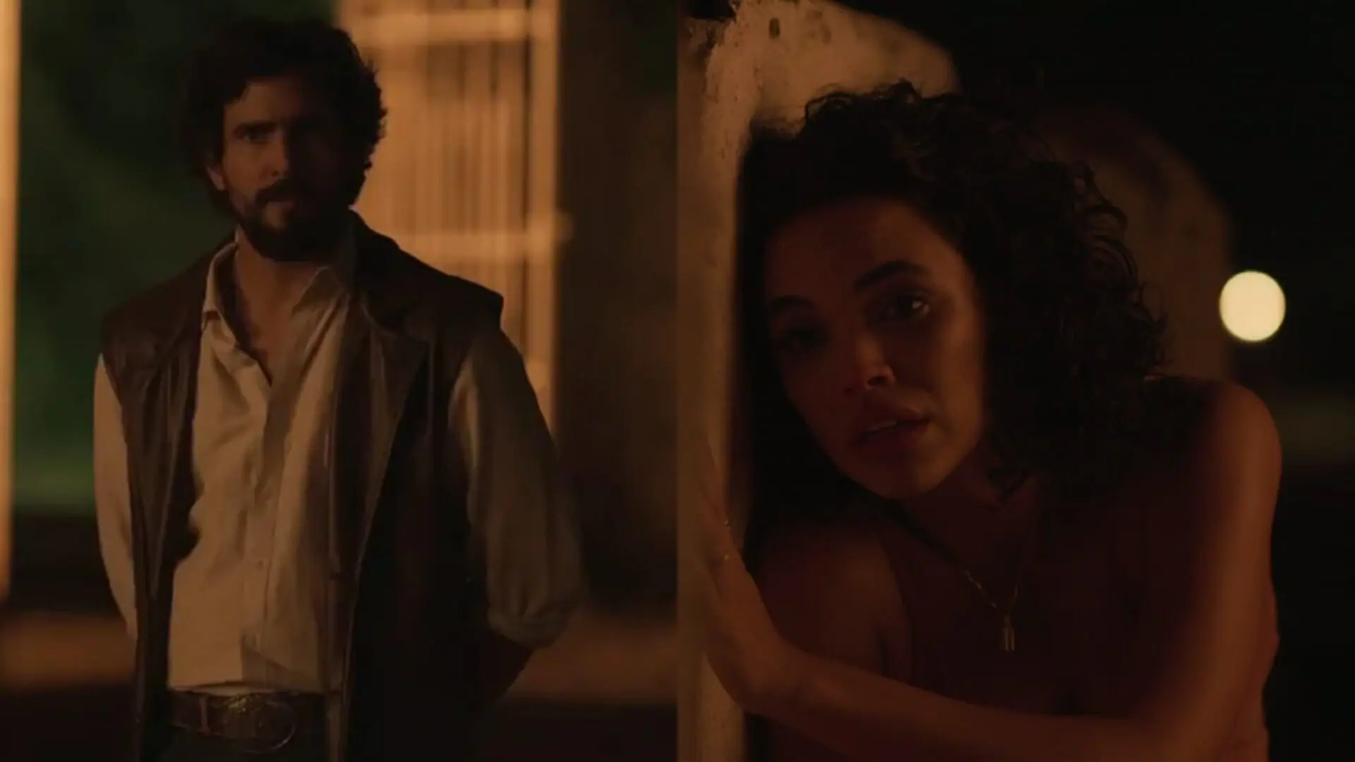 Tertulinho (Renato Góes) e Xaviera (Giovana Cordeiro) de Mar do Sertão