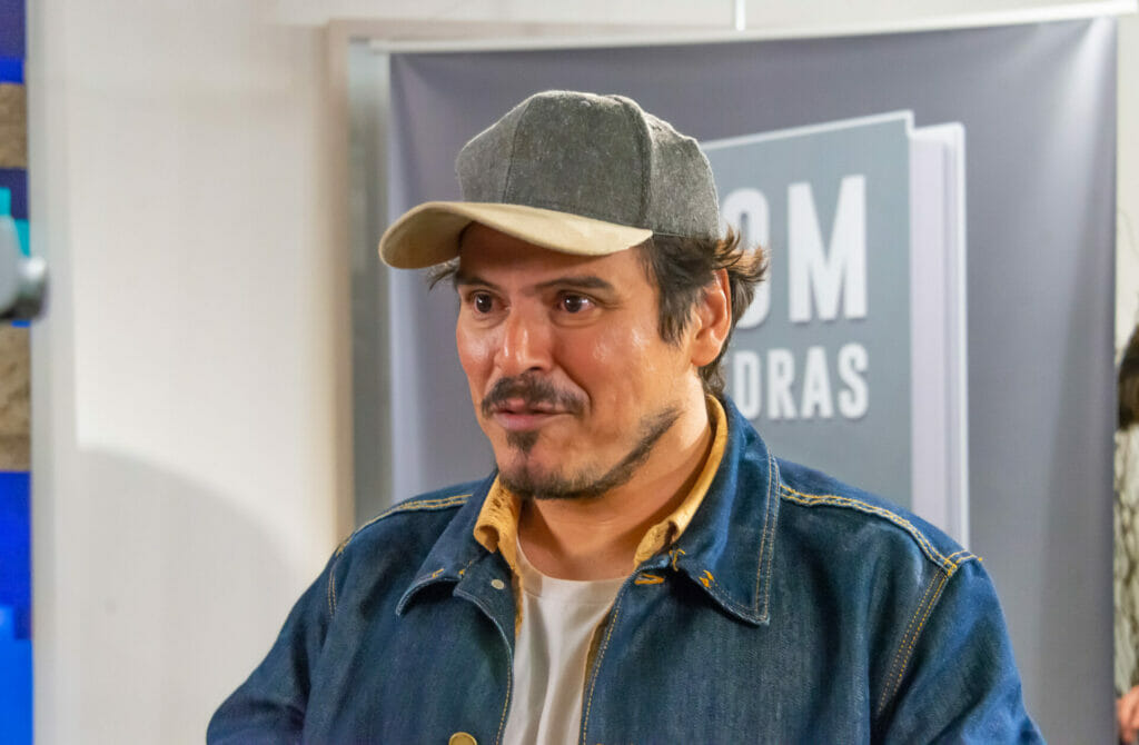 Tião (Hélder Sossa) em Poliana Moça