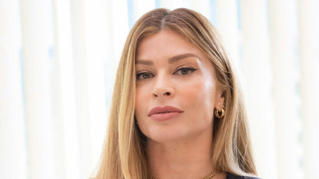 Débora (Grazi Massafera) em Travessia