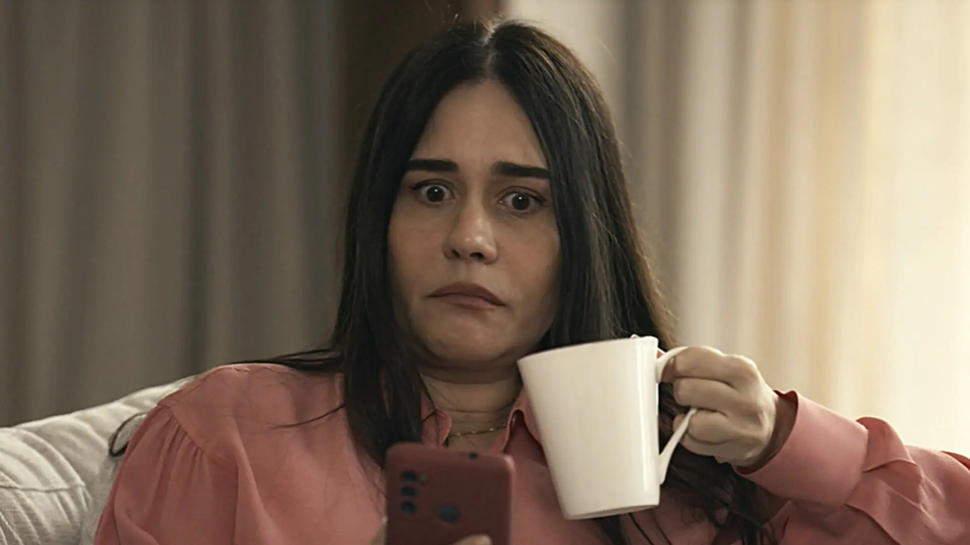Guida (Alessandra Negrini) em Travessia