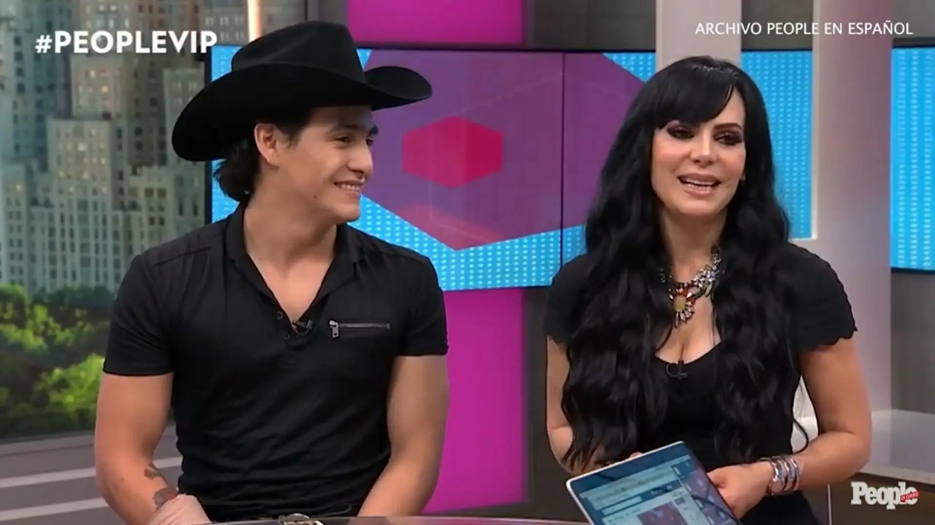 Julián Figueiroa e Maribel Guardia (Reprodução: People en Español)