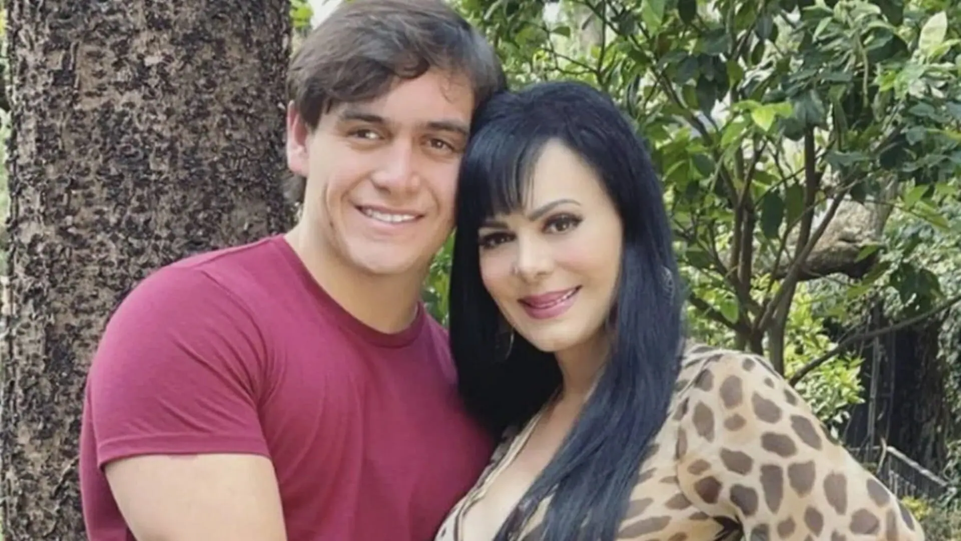 Julián Figueiroa e Maribel Guardia, sua mãe (Reprodução: Instagram)