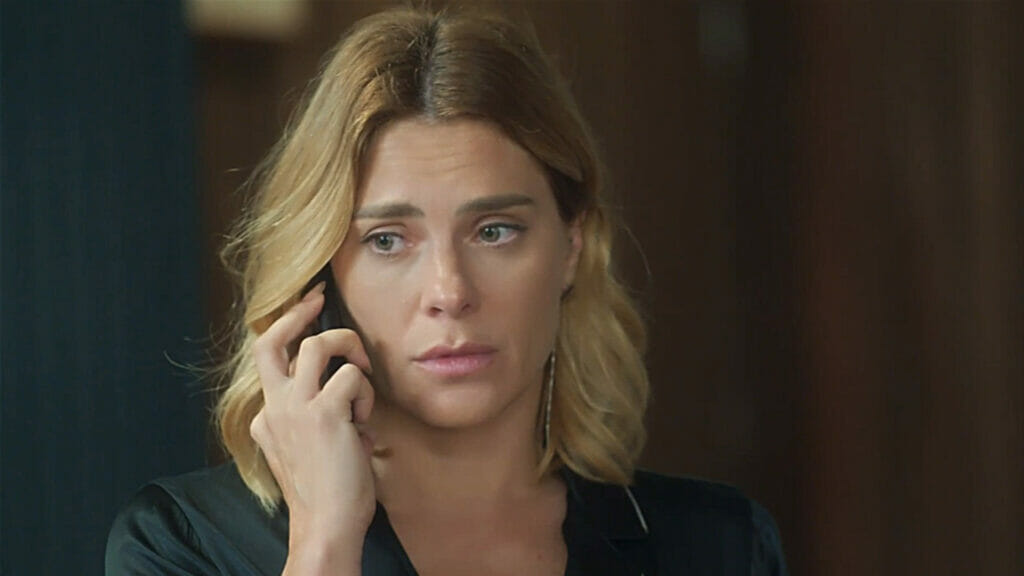 Lumiar (Carolina Dieckmann) em Vai na Fé