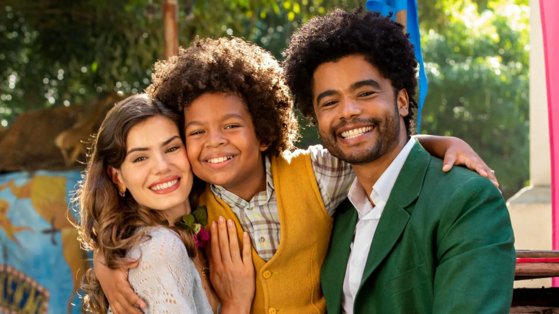 Marê (Camila Queiroz), Orlando (Diogo Almeida) e Marcelino (Levi Asaf)