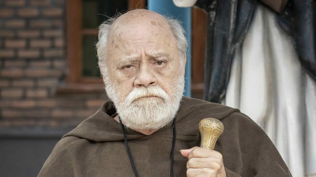 Tonico Pereira é Frei Leão na novela Amor Perfeito