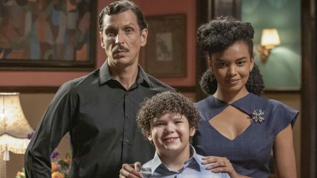 Albuquerque (Beto Militani), Lívia (Lucy Ramos) e Tobias (Davi Queiroz) em Amor Perfeito