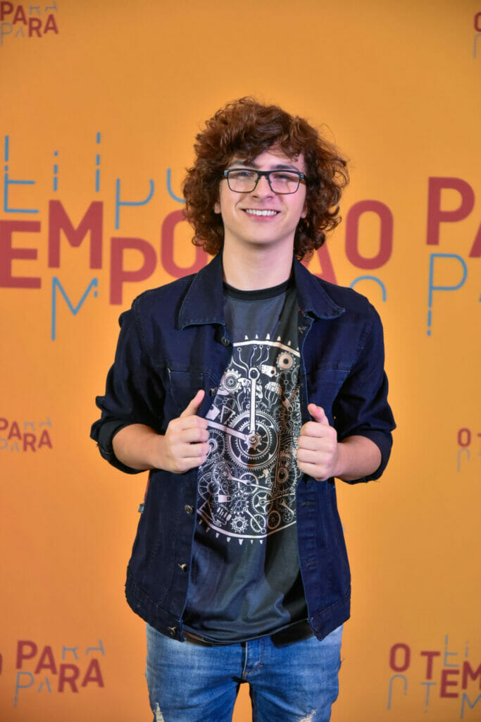 Fhelipe Gomes no lançamento da novela O Tempo Não Para
