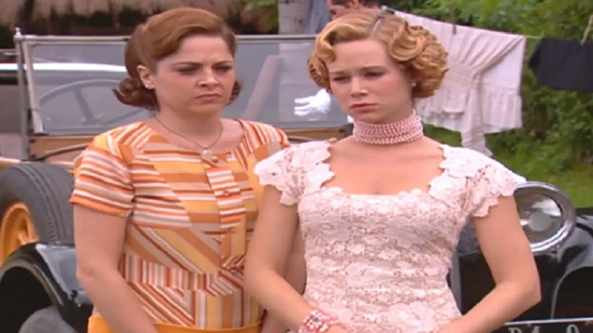 Márcia (Drica Moraes) e Ana Francisca (Mariana Ximenes) em Chocolate com Pimenta