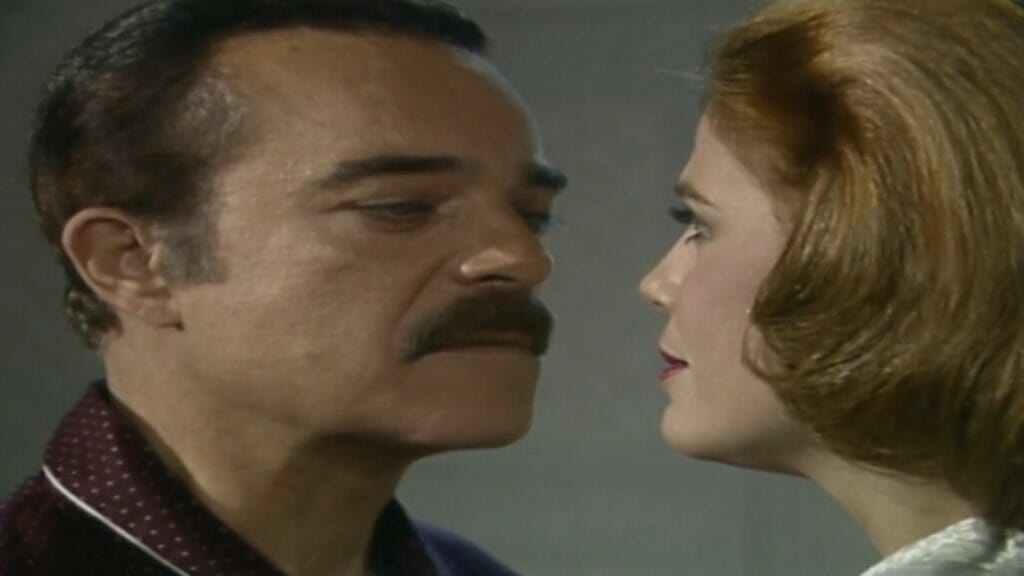 Barreto (Rubens de Falco) e Glória (Sandra Bréa) em Bambolê