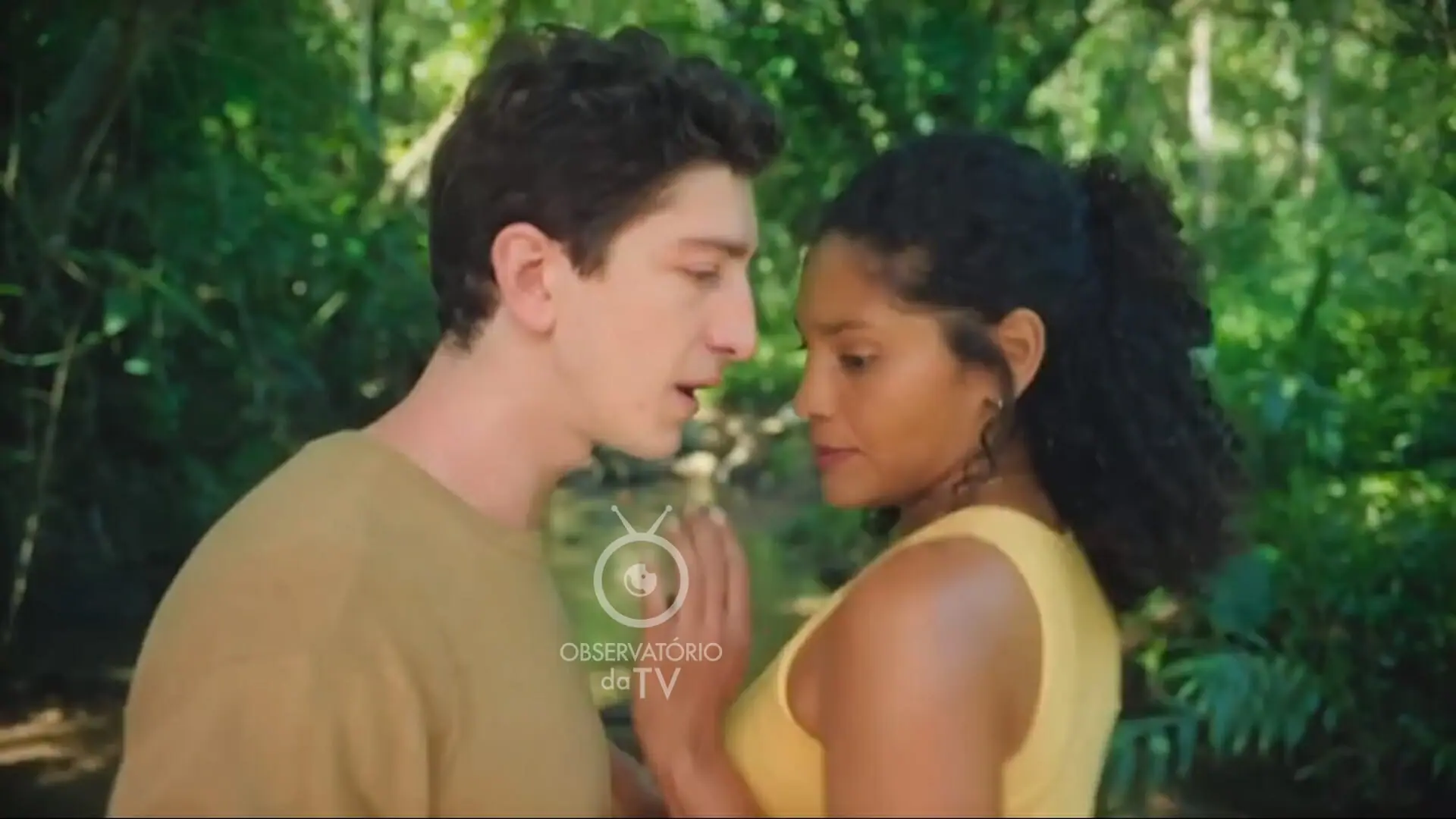 Daniel (Johnny Massaro) e Aline (Barbara Reis) de Terra e Paixão