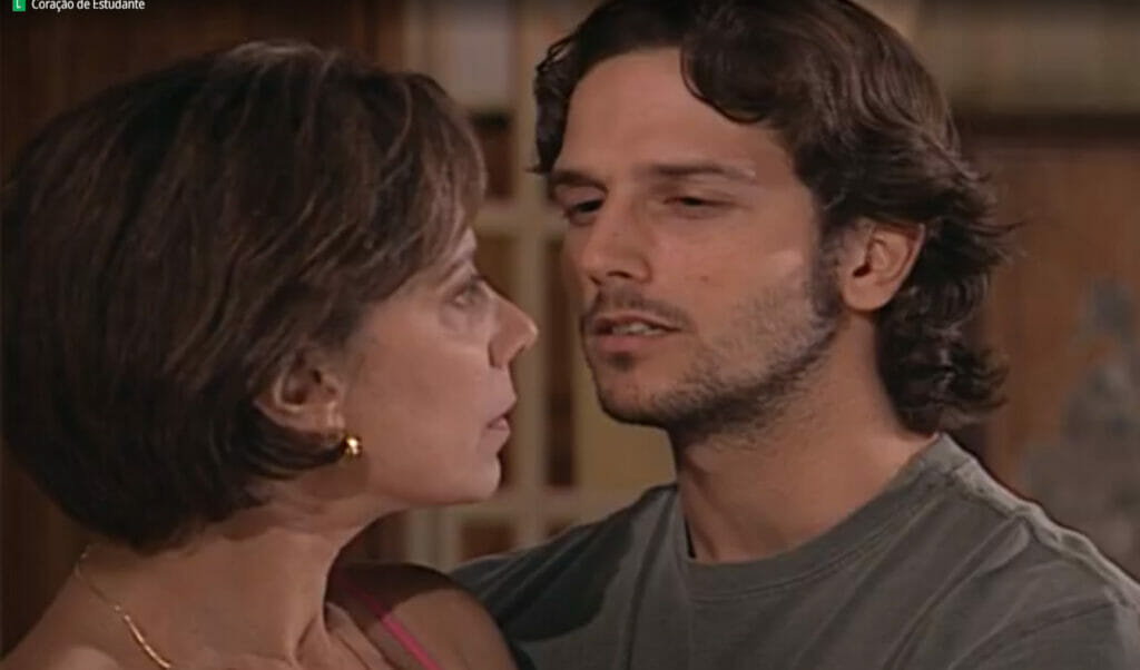 Esmeralda (Ângela Vieira) e Nélio (Vladimir Brichta) em Coração de Estudante