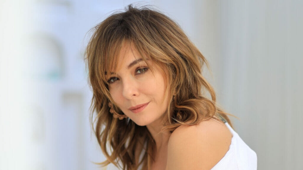 Regiane Alves interpreta Clara em Vai na Fé