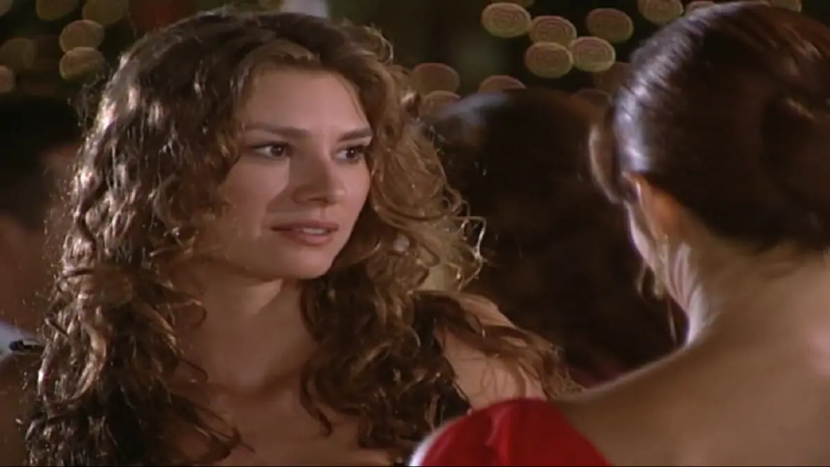 Estela (Lavínia Vlasak) de Mulheres Apaixonadas