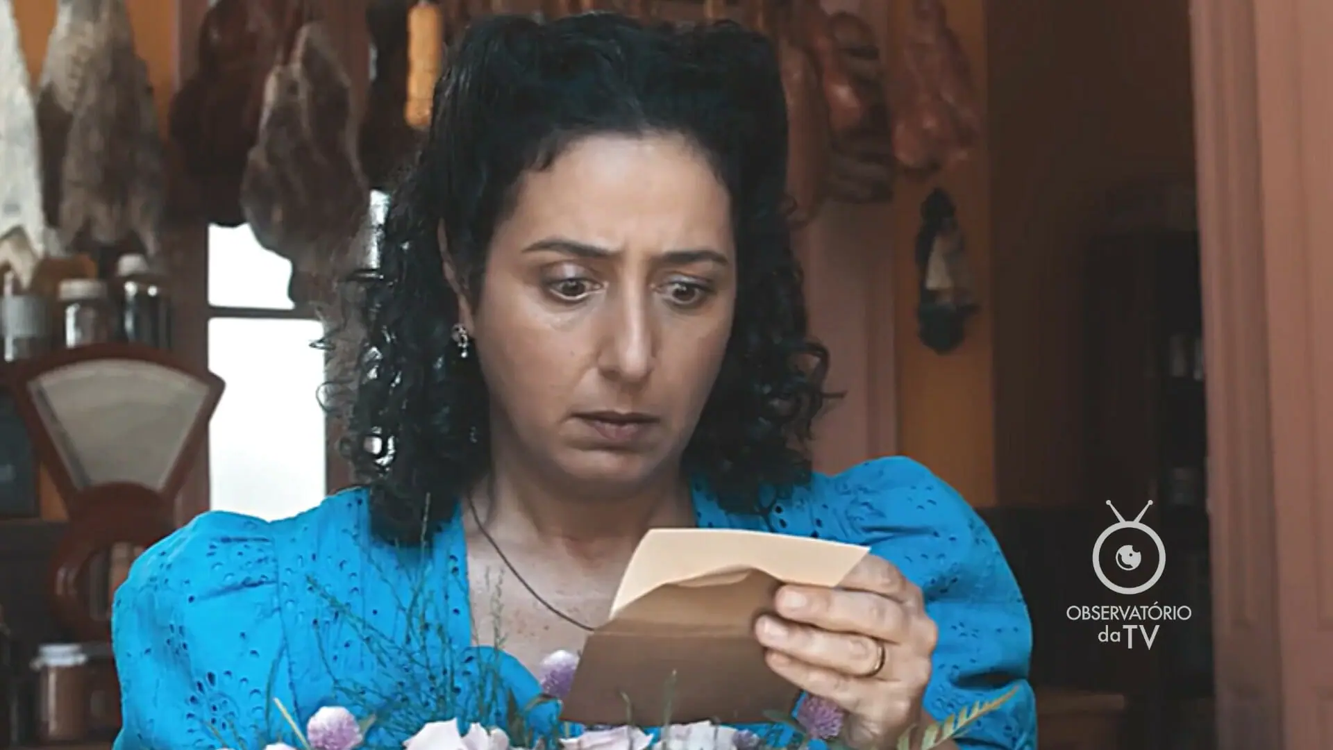 Ione (Carol Badra) em Amor Perfeito