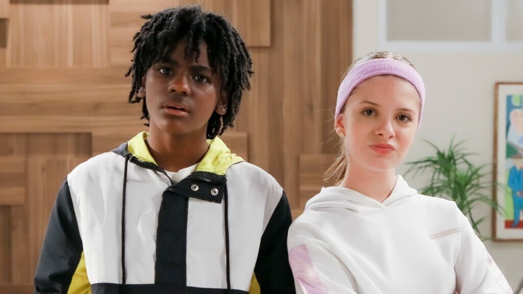 Romeu (Miguel Angelo) e Rosalina (Bárbara Cruz) em A Infância de Romeu e Julieta