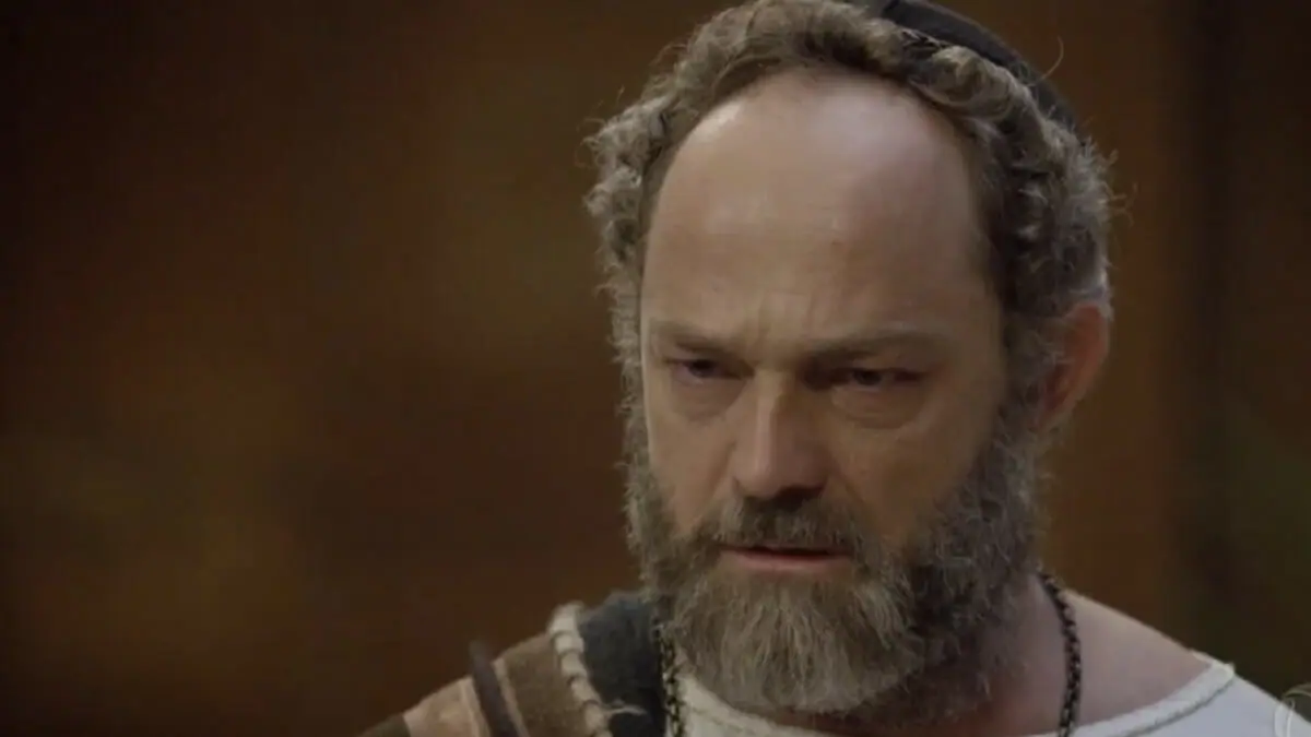 Caifás (Eucir de Souza) em cena da novela Jesus