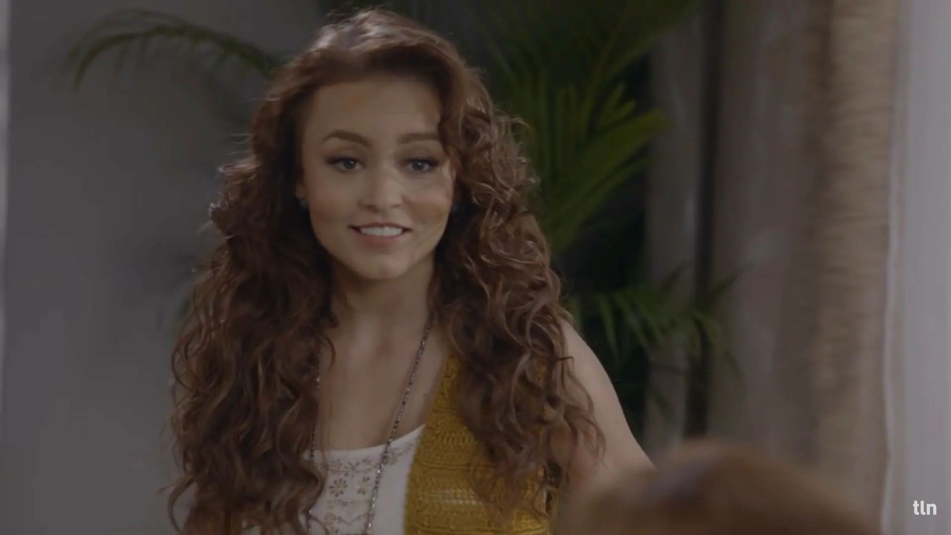 Ana Letícia (Angelique Boyer) se faz passar por Ana Lúcia (Angelique Boyer) em Três Vezes Ana