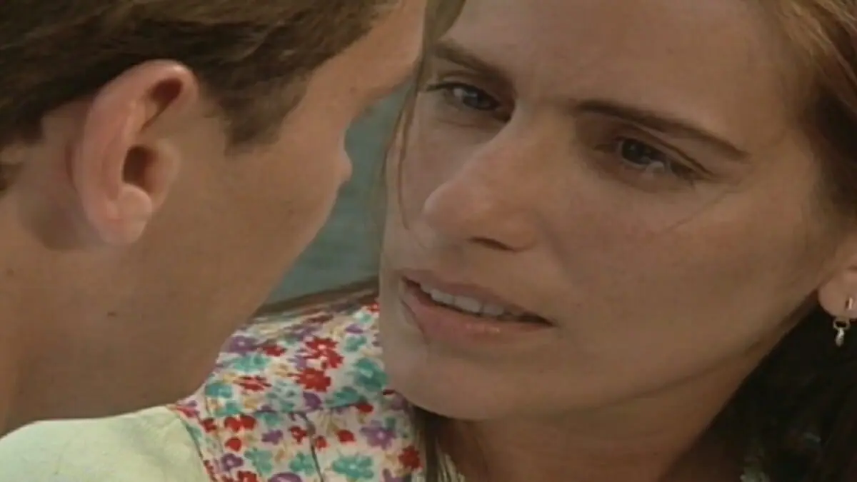 Marcos (Guilherme Fontes) e Ruth (Gloria Pires) em Mulheres de Areia