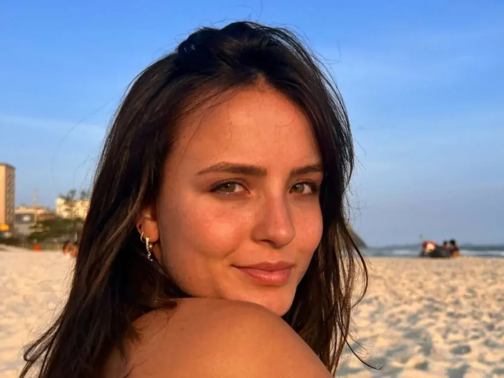 Larissa Manoela