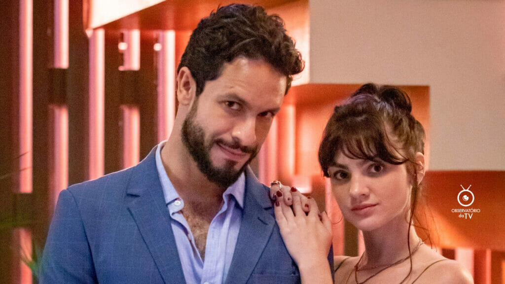 Luigi (Rainer Cadete) e Petra (Débora Ozório) em Terra e Paixão