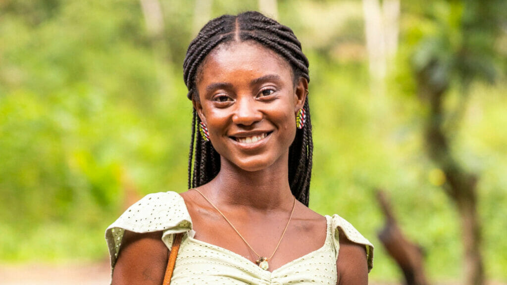 Menah (Camilla Damião) em Terra e Paixão