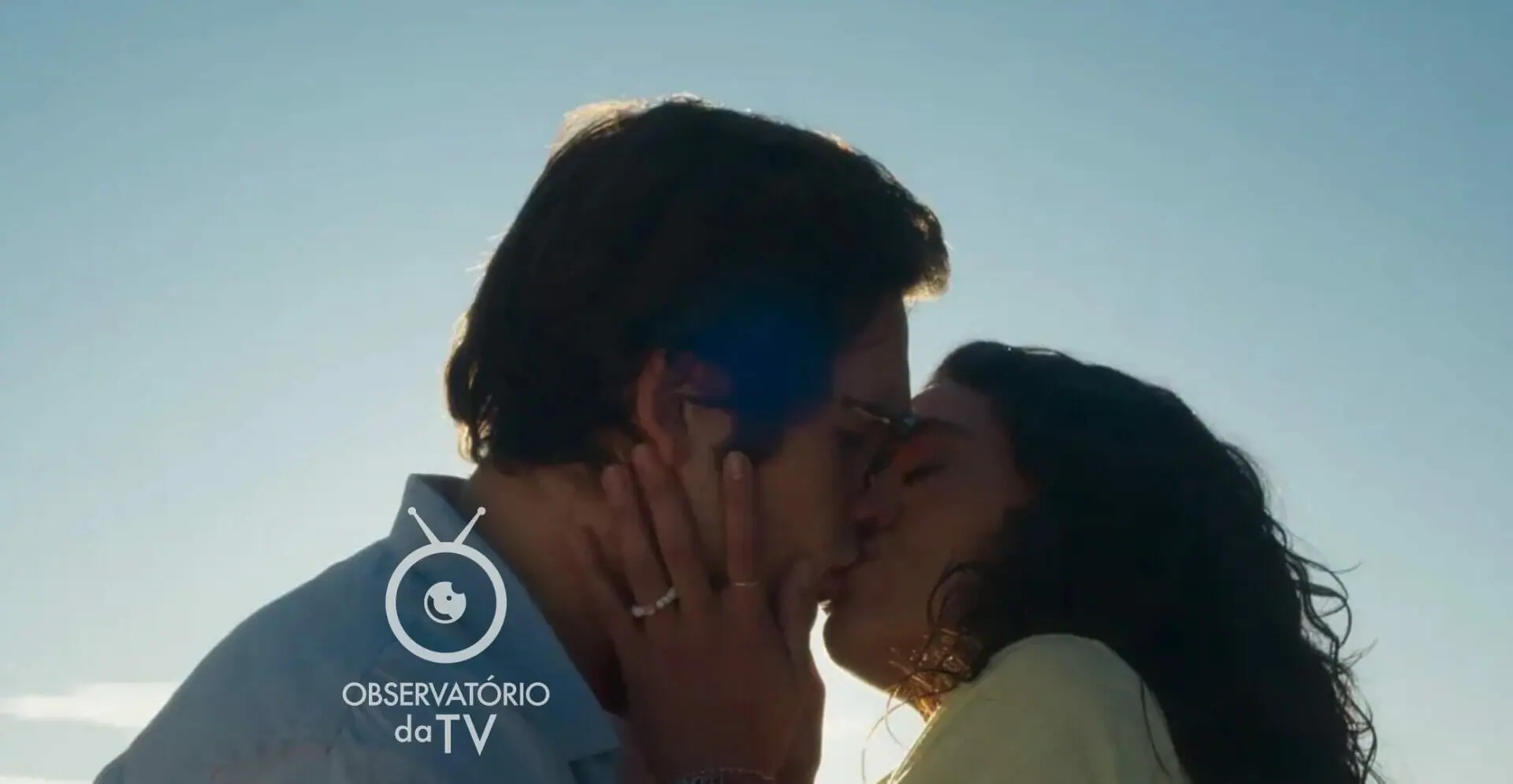 Miguel (Nicolas Prattes) e Luna (Giovana Cordeiro) de Fuzuê