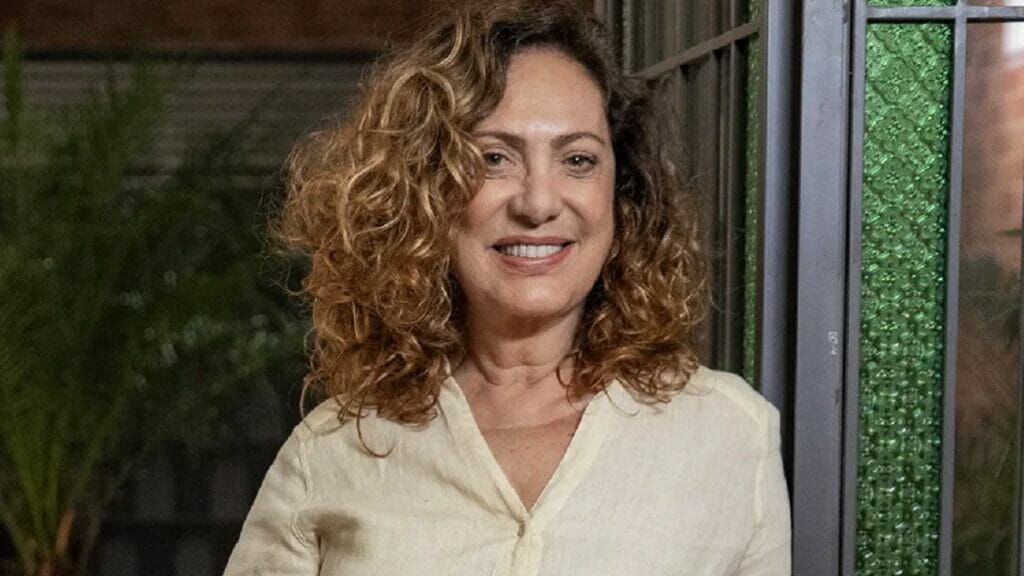 Agatha (Eliane Giardini) em Terra e Paixão
