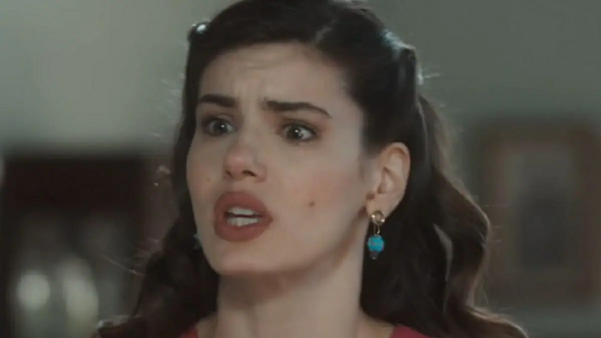 Marê (Camila Queiroz) em Amor Perfeito