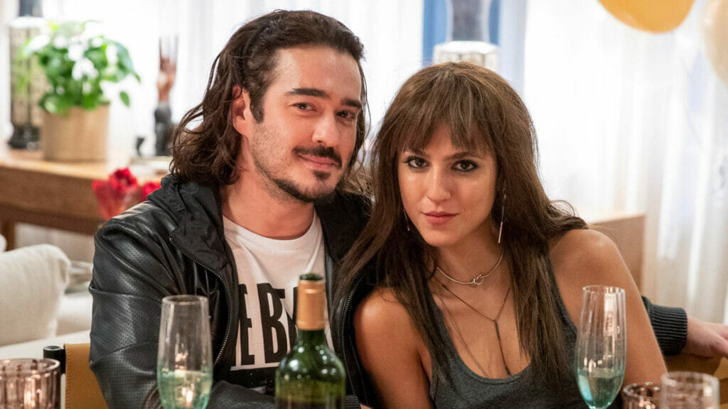 Simas (Marcos Veras) e Bia (Flora Camolese) em Vai na Fé