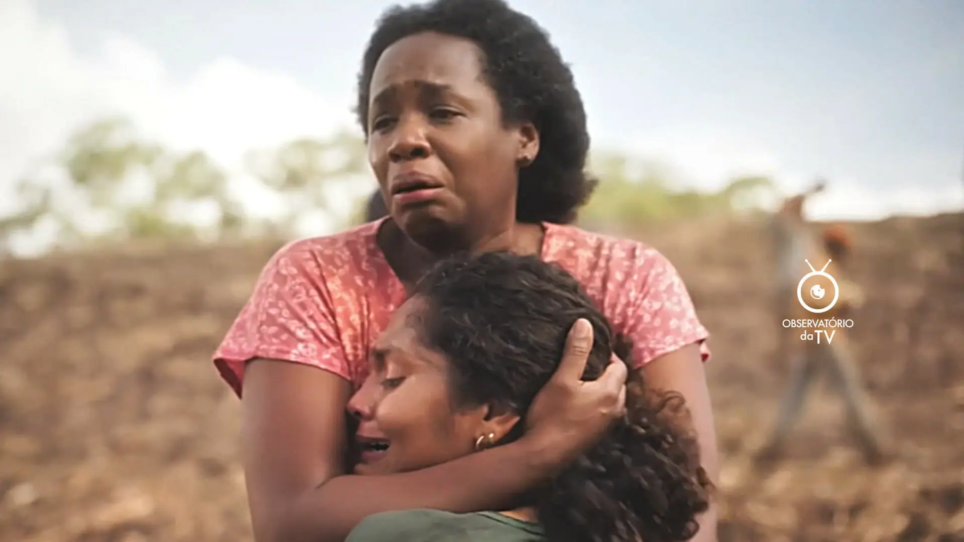 Aline (Barbara Reis) e Jussara (Tatiana Tiburcio) em Terra e Paixão