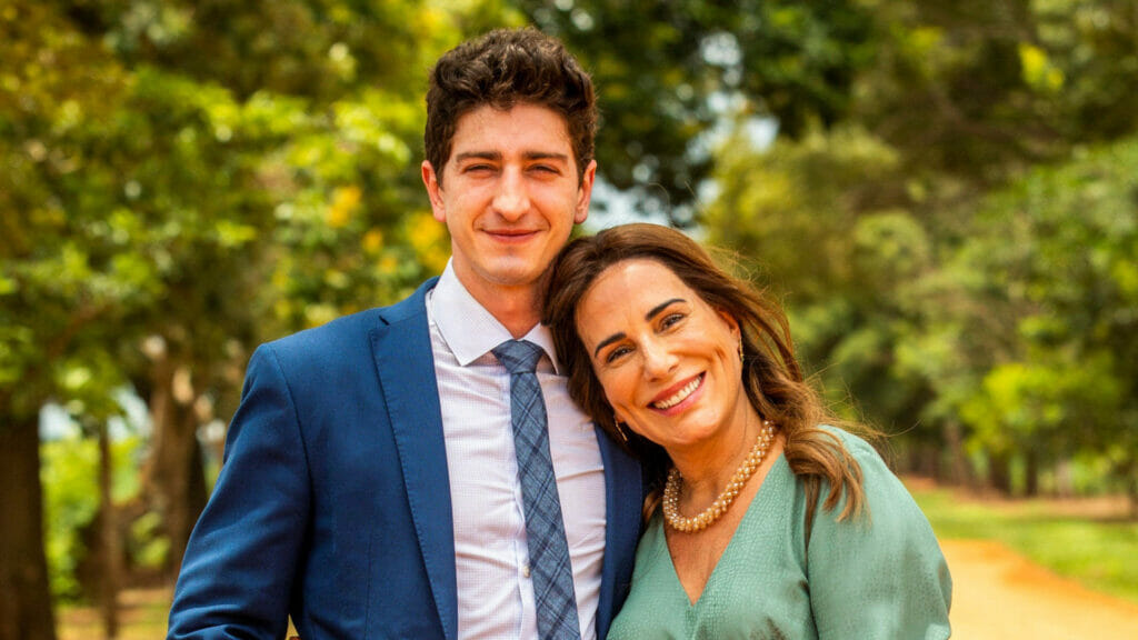 Daniel (Johnny Massaro) e Irene (Gloria Pires) em Terra e Paixão