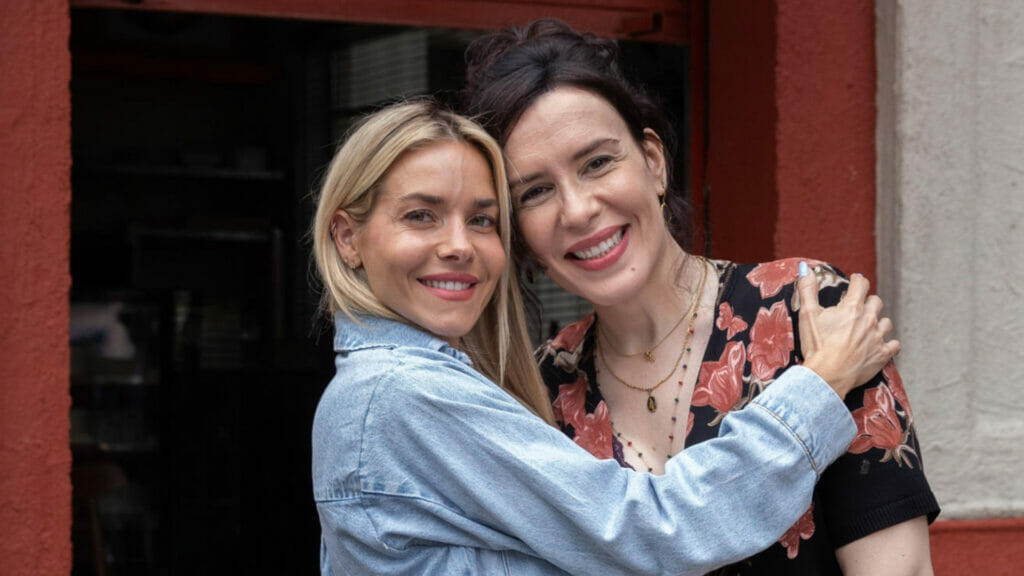 Érica (Monique Alfradique) e Renée (Maria Clara Spinelli) em Elas por Elas