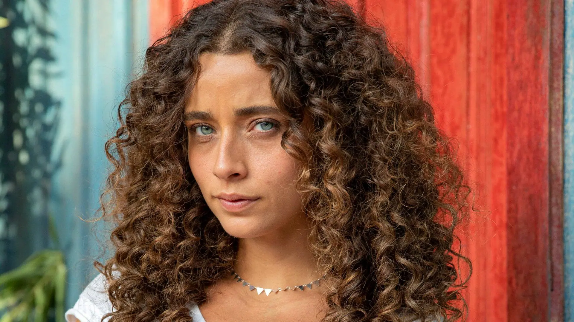 Flor (Letícia Laranja) em Terra e Paixão