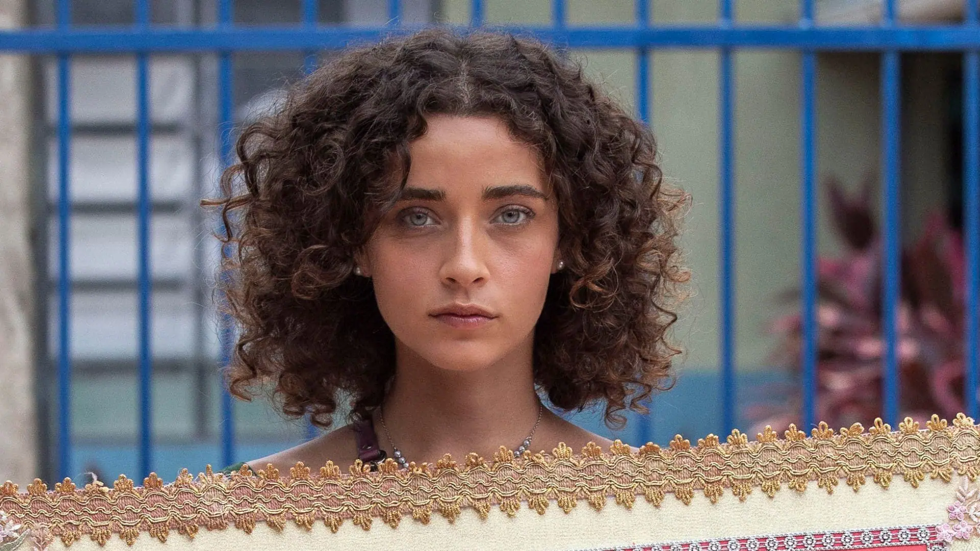 Flor (Letícia Laranja) em Terra e Paixão