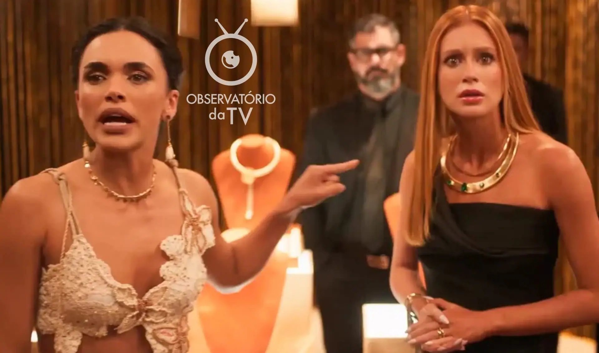 Luna (Giovana Cordeiro) e Preciosa (Marina Ruy Barbosa) de Fuzuê