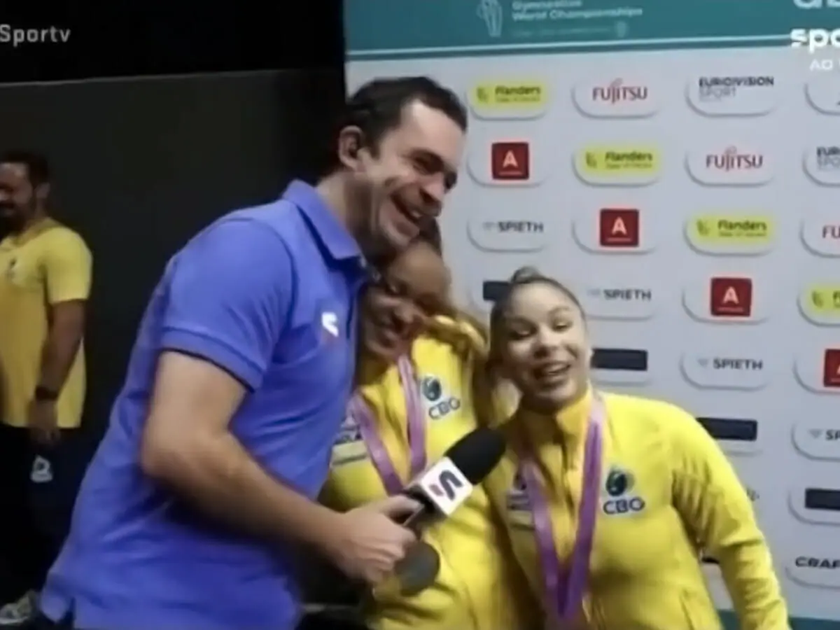 Guilherme Pereira, repórter da Globo, chora ao entrevistar Rebeca Andrade e Flavia Saraiva no Mundial de Ginástica