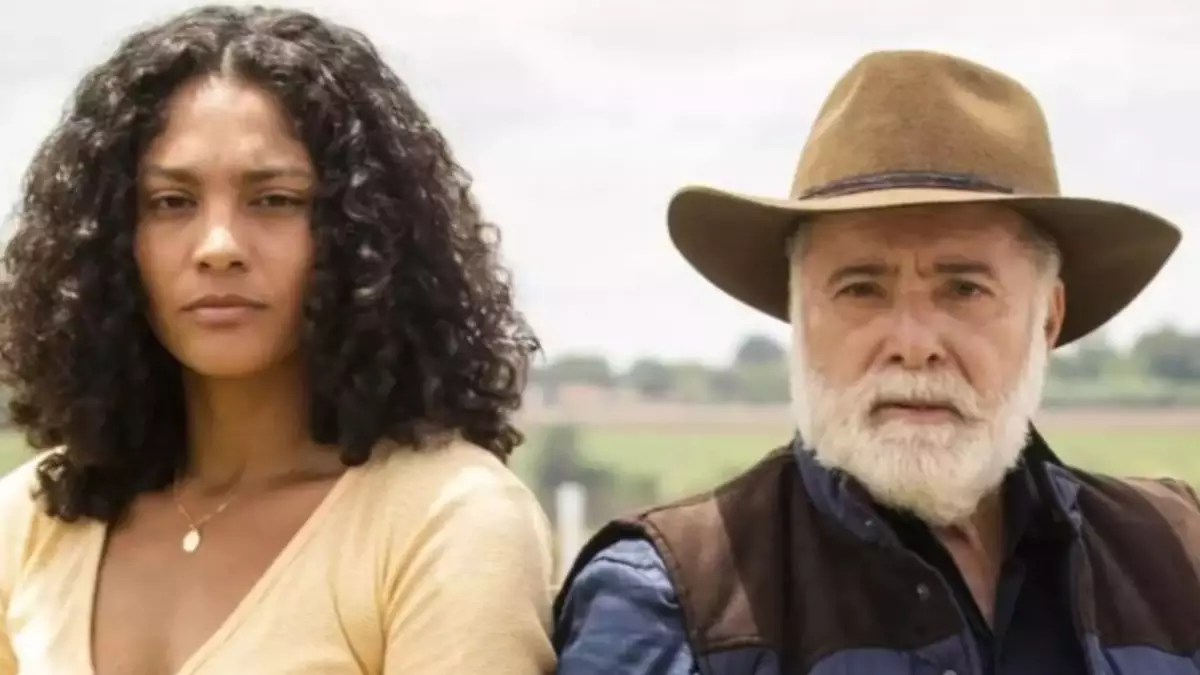 Aline (Bárbara Reis) e Antônio La Selva (Tony Ramos)