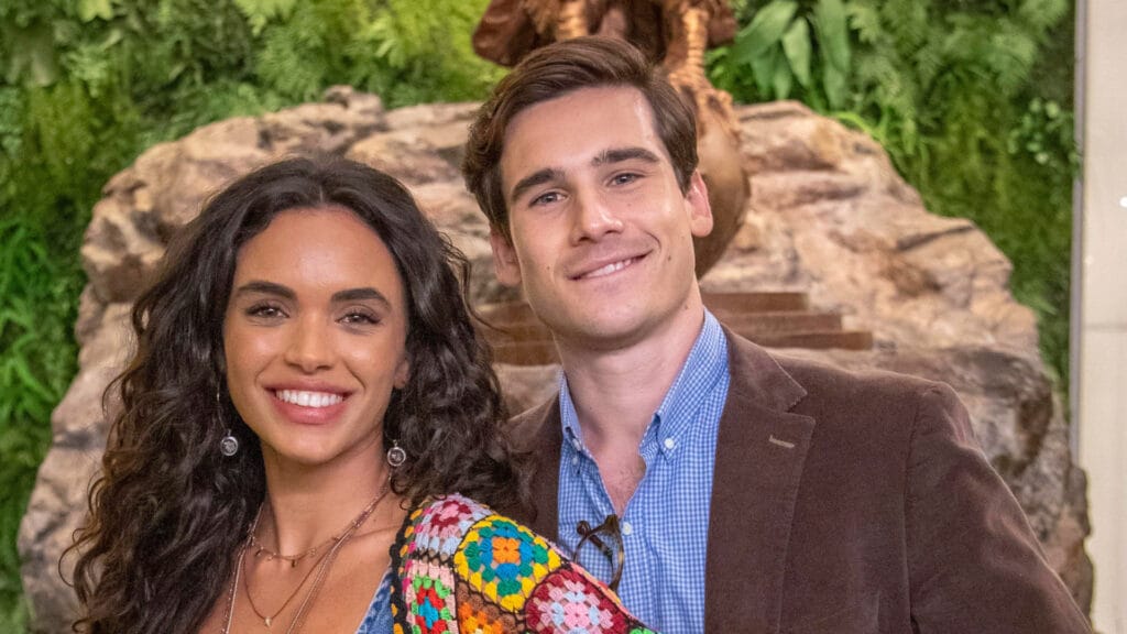 Luna (Giovana Cordeiro) e Miguel (Nicolas Prattes) em Fuzuê