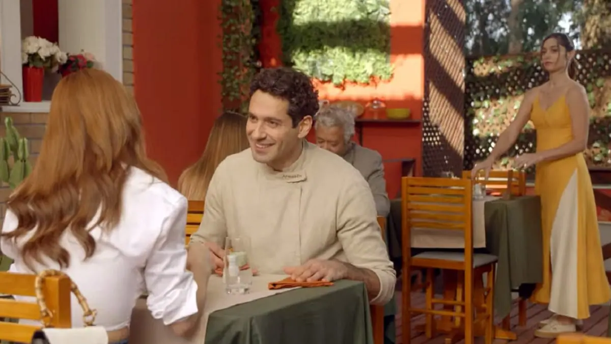  Daniel (João Baldasserini), Mariana (Juliana Schalch) e Domitila (Rayssa Zago) em A Infância de Romeu e Julieta