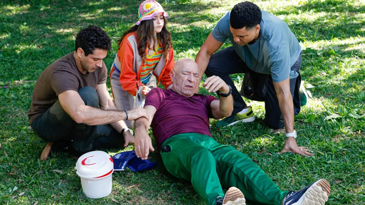 Daniel (João Baldasserini), Hélio (Luiz Guilherme) e Enzo (Lincoln Tornado) e Daniel (João Baldasserini), Hélio (Luiz Guilherme) e Enzo (Lincoln Tornado) em A Infância de Romeu e Julieta