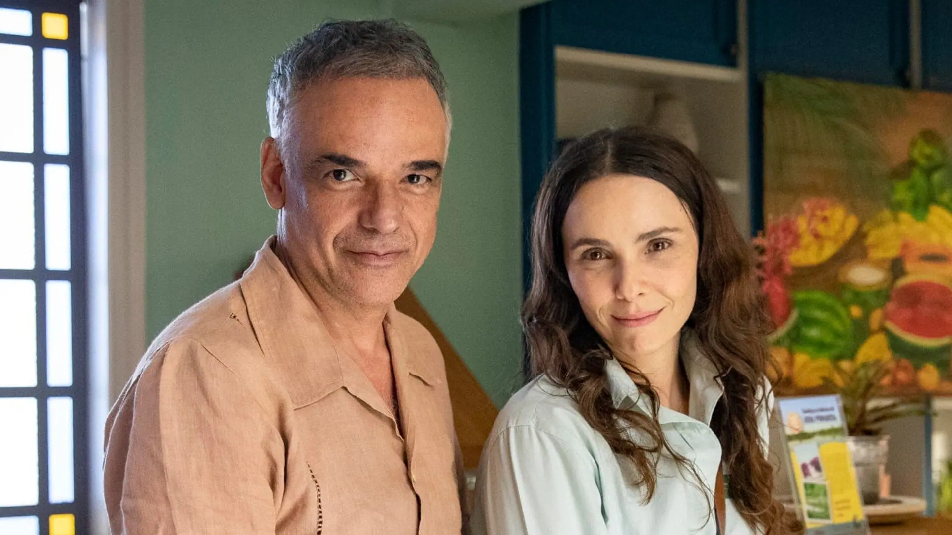 Andrade (Ângelo Antônio) e Lucinda (Débora Falabella) em Terra e Paixão